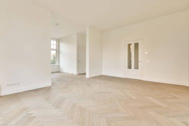 Boş bir odanın içi.