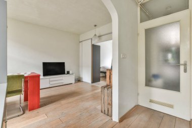 Televizyonlu odanın genel görünümü