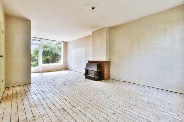 Şömineli hoş bir oda.