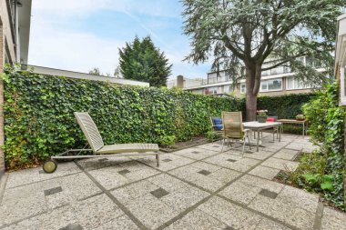 Rahatlamak için geniş bir bahçe