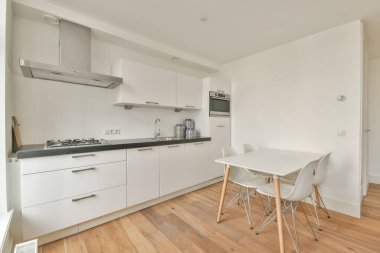 Modern bir apartman dairesi.