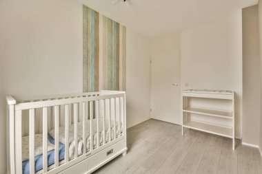 Bir çocuk yatak odasının içi.