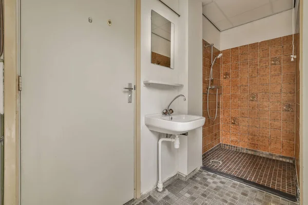 A bathroom in a cozy house — Stock Photo, Image