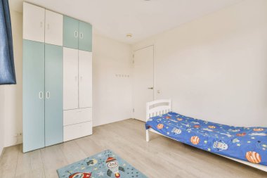 Asgari yatak odası manzarası