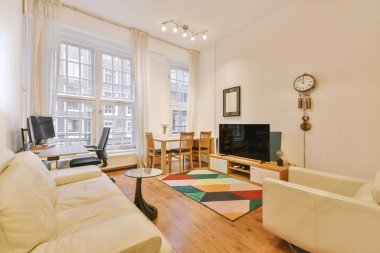 Modern bir evde açık stil bir daire.