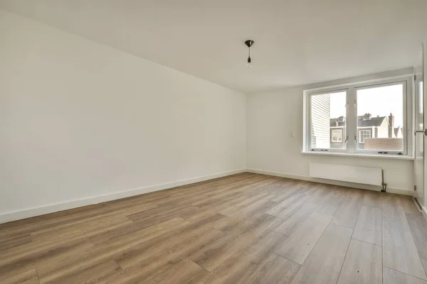 Spacious empty room in white —  Fotos de Stock