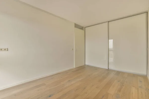 A small empty room in a modern house — ストック写真