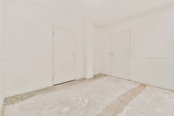 Spacious empty apartment in an open design — Fotografia de Stock