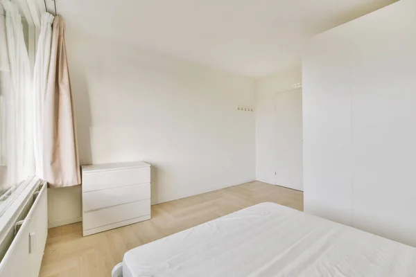 Modern Bedroom White Color Bed Wardrobe Large Shelf — Fotografia de Stock