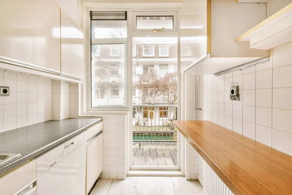 Parlak ve modern mutfak tasarımı — Stok fotoğraf