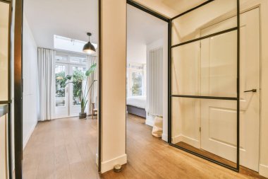 Yatak odasına çıkan giriş koridoru.