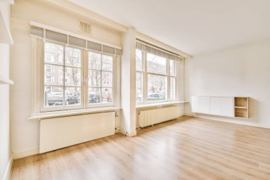 Penceresi ve radyatörü olan boş oda