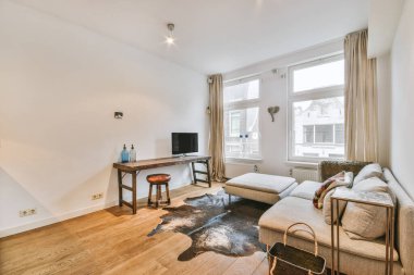 Çağdaş oturma odasının içi