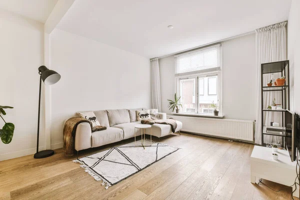 Interieur van een minimalistische woonkamer — Stockfoto