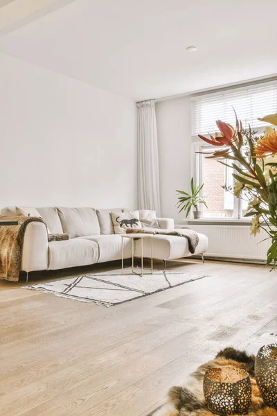 Interieur van een minimalistische woonkamer — Stockfoto