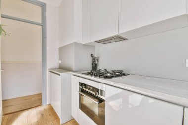 Bir mutfağın içi.