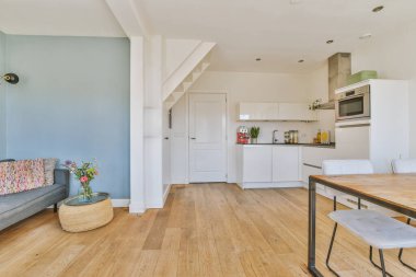 Bir mutfağın içi.