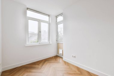 Boş odanın köşesi.