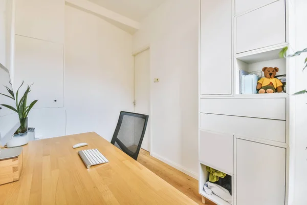 Achtergrond Van Minimale Thuiskantoor Werkplek Modern Appartement Ingericht Door Planten — Stockfoto