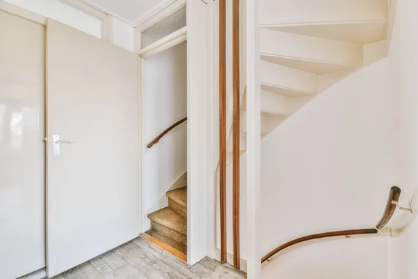 Лестница Класса Люкс Специальным Дизайном Элегантном Доме — стоковое фото