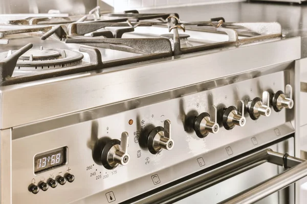 Кухонна Плита Світлій Кухні Сучасними Меблями Технікою — стокове фото