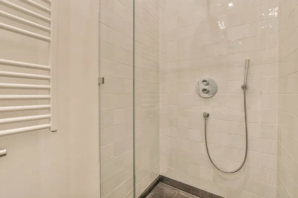 Sink Mirror Located Flush Toilet Bathtub Concrete Wall — Stock Photo, Image