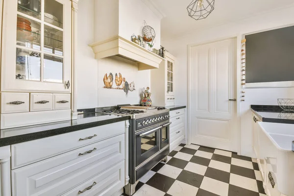 Interieur Van Een Prachtige Keuken Van Een Elite Huis — Stockfoto
