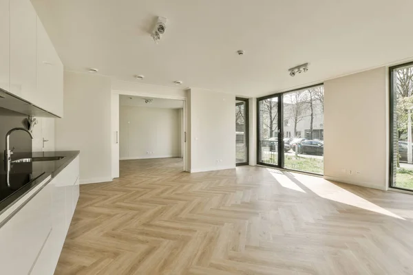 Interior Empty White Kitchen Windows Wooden Parquet Floor — Stock Photo, Image