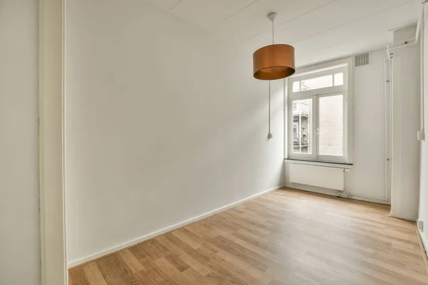 Kunststof Raam Radiator Witte Wand Lege Lichtkamer Thuis — Stockfoto