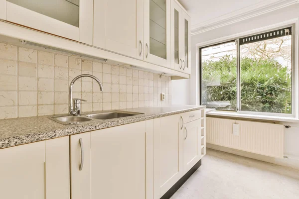 Interior Empty White Kitchen Windows Wooden Parquet Floor — Fotografia de Stock