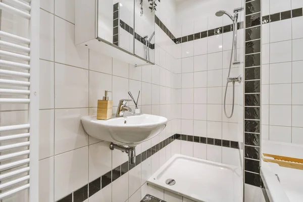 Sinks Mirrors Shower Box Glass Door Modern Bathroom White Tiled — Stock fotografie