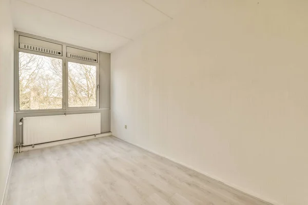 Kunststof Raam Radiator Witte Wand Lege Lichtkamer Thuis — Stockfoto