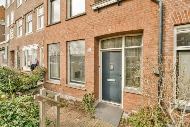 Binaya yakın bir cadde manzarası, dışarısı çok güzel.