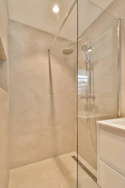 Sinks Mirrors Shower Box Glass Door Modern Bathroom White Tiled — Stock fotografie