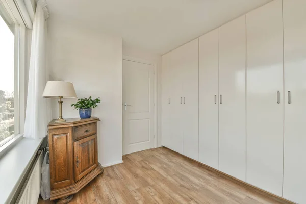 Interior Del Dormitorio Infantil Moderno Con Cama Estantes Con Varios — Foto de Stock