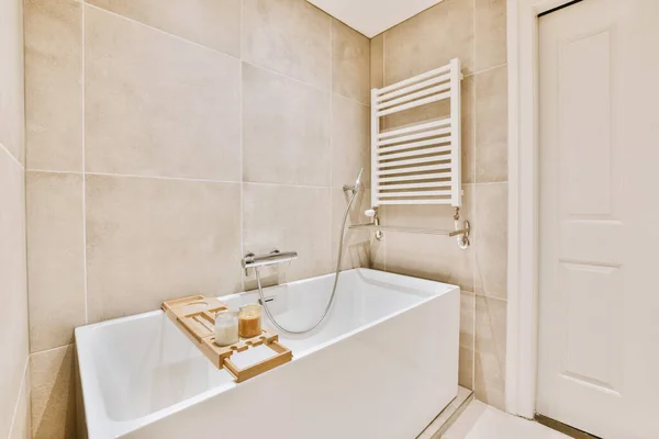 Bathtub Shower Small Light Bathroom White Tile Walls — Zdjęcie stockowe