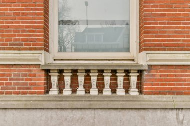 Binaya yakın bir cadde manzarası, dışarısı çok güzel.