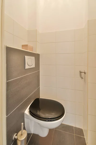 Wall Hung Toilet Small Sink Corner Lavatory Room Beige Tile — Fotografia de Stock