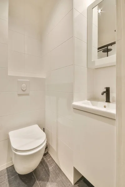Stylish Bathroom Interior Design White Toilet Shower Cabin Glass Shower — 图库照片