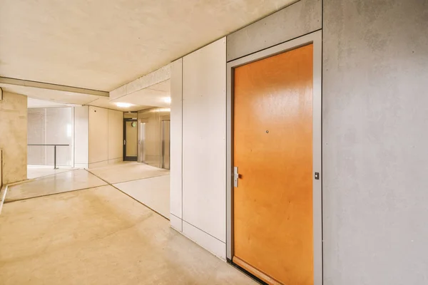 Shiny Elevator Illuminated Hall Contemporary Apartment Building Tiled Floor — Fotografia de Stock