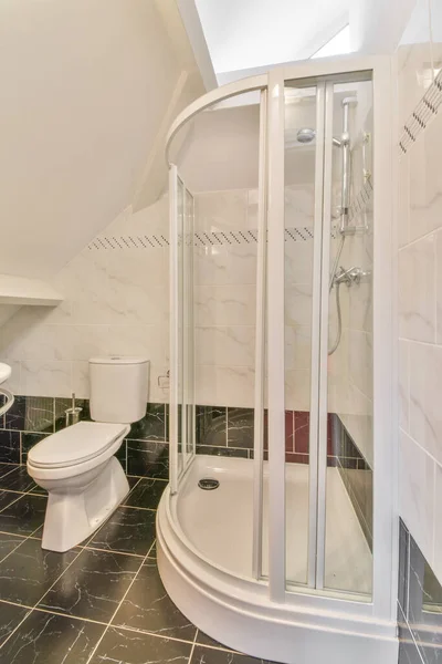 Interior Contemporary Bathroom Shower Toiled White Walls Minimal Style Flat — Zdjęcie stockowe