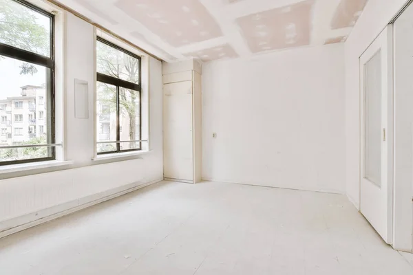 Plastic Window Radiator White Wall Empty Light Room Home — Stock Photo, Image