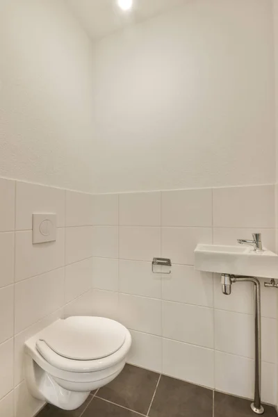 Glass Partition Bathtub Wall Hung Toilet Modern Restroom Home — Zdjęcie stockowe