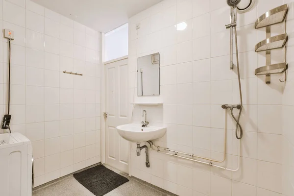 Sinks Mirrors Washing Machine Shower Box Glass Door Modern Bathroom — Stockfoto