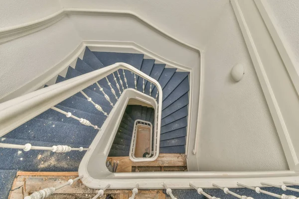 Luxus Treppenhaus Mit Besonderem Design Einem Eleganten Haus — Stockfoto