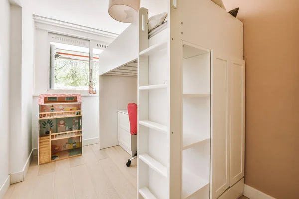 Home Design Interiores Quarto Com Cama Guarda Roupa Madeira Colocado — Fotografia de Stock