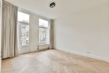 Lüks bir evde rahat ve ferah boş bir oda.