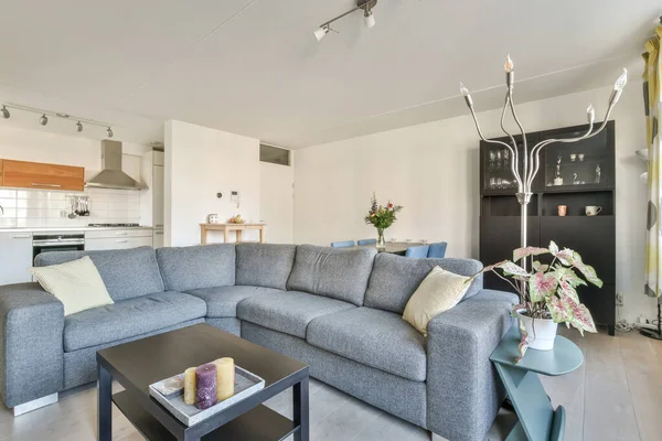 Large Corner Sofa Soft Cushions Located Elegant Chandelier Light Living — 스톡 사진