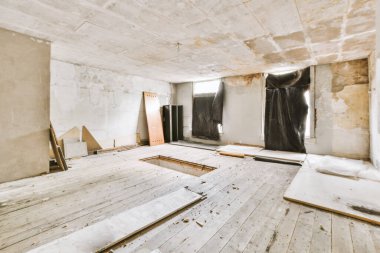 Lüks bir evde rahat ve ferah boş bir oda.