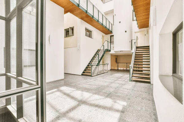 Salle Escalier Luxe Conception Spéciale Dans Une Maison Élégante — Photo